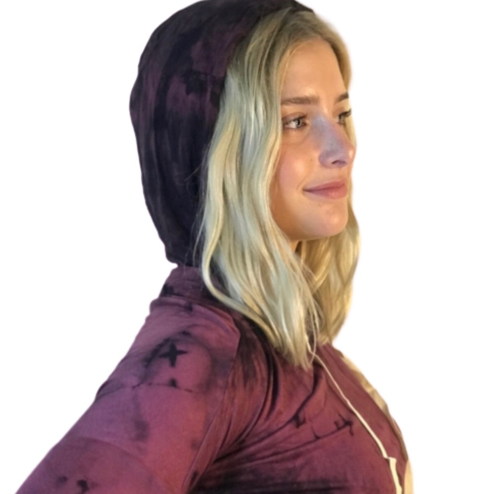 Last L • Burgundy Tie Dye Top Hoodie - Picture 3 of 6